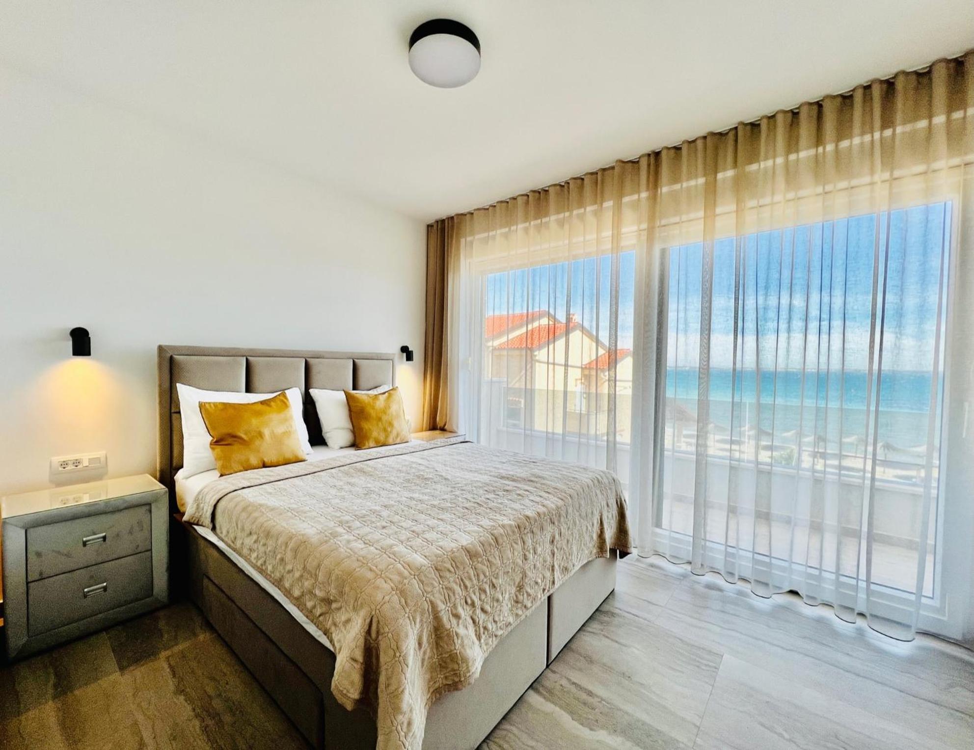 Apartments The Beach Resort Vir Bagian luar foto