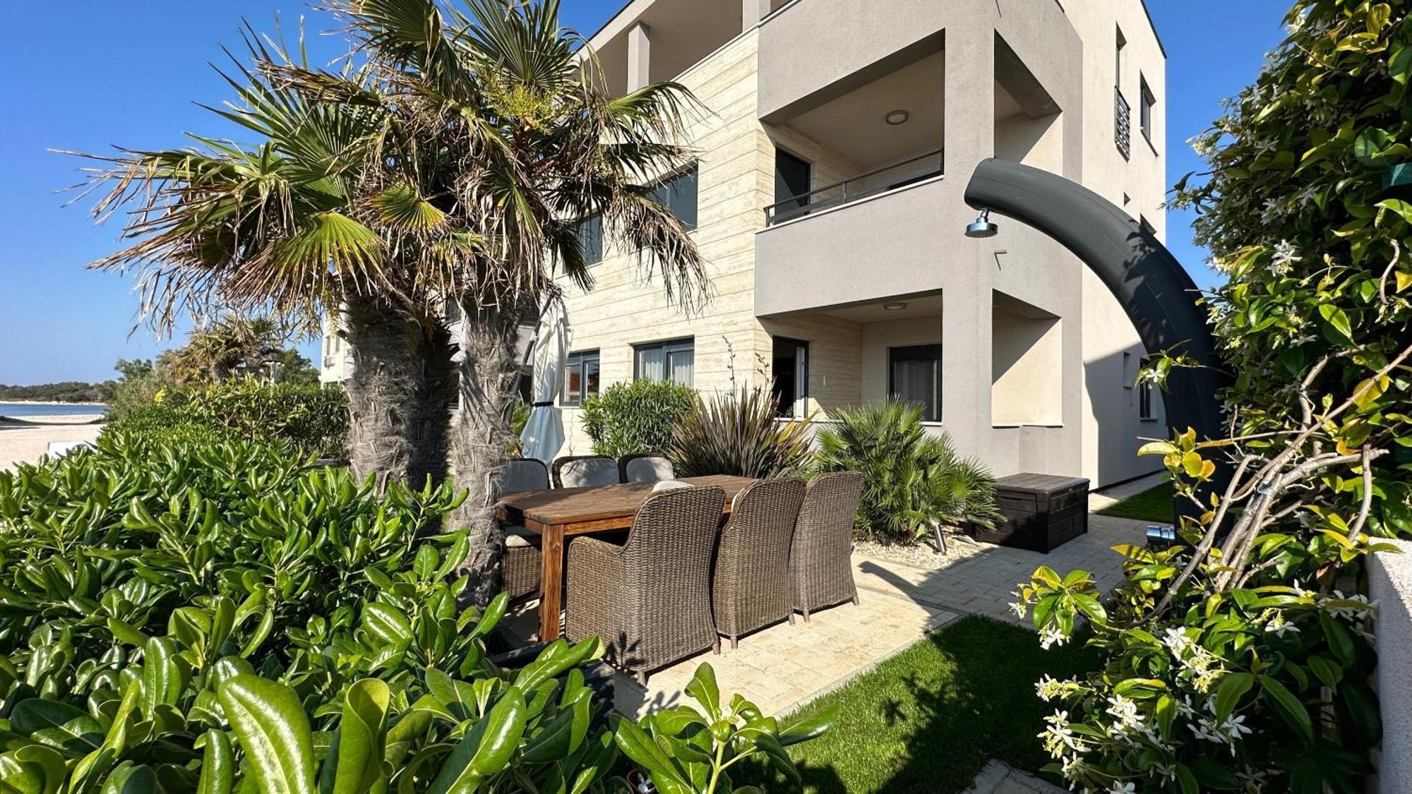 Apartments The Beach Resort Vir Bagian luar foto