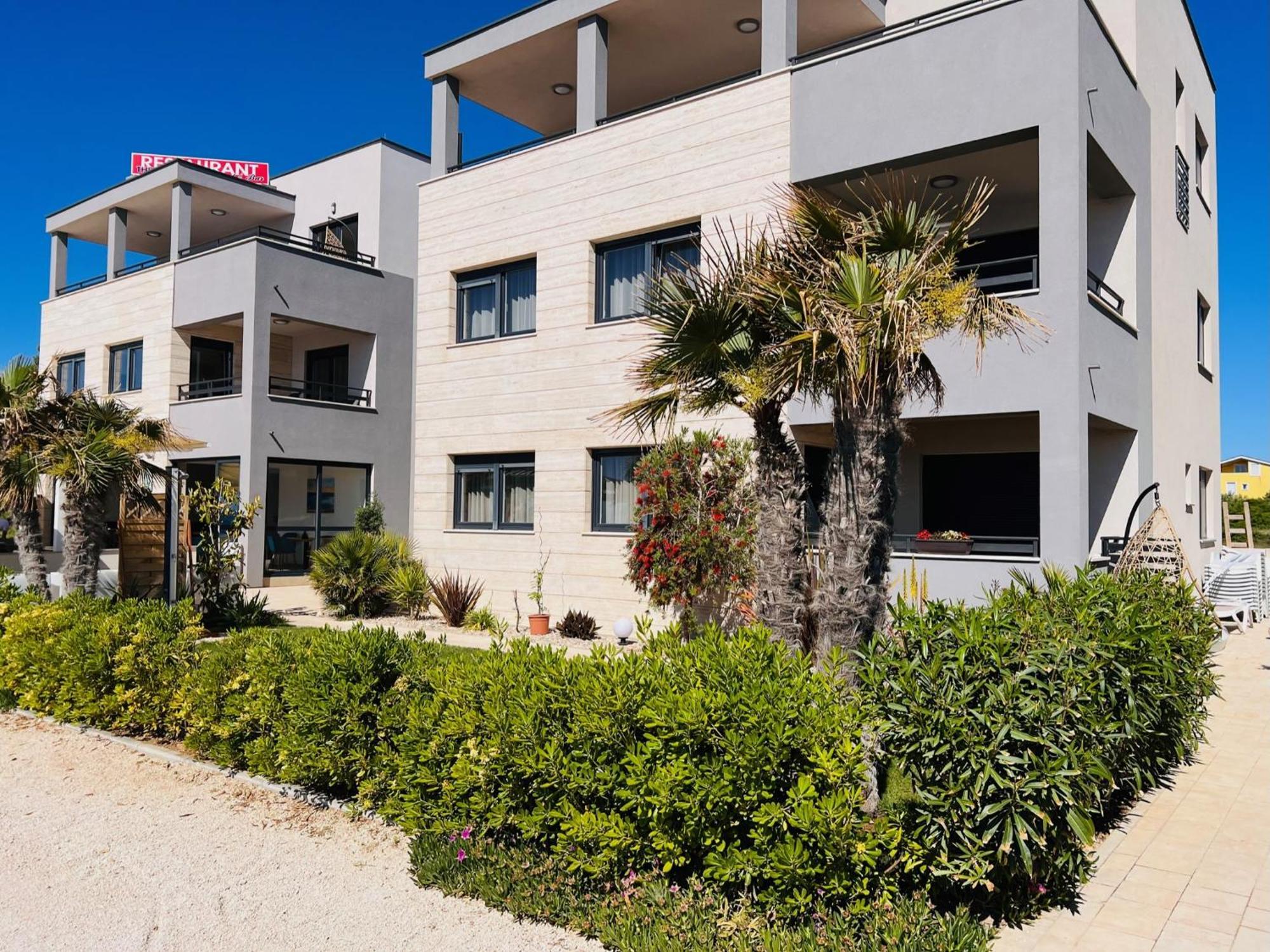 Apartments The Beach Resort Vir Bagian luar foto